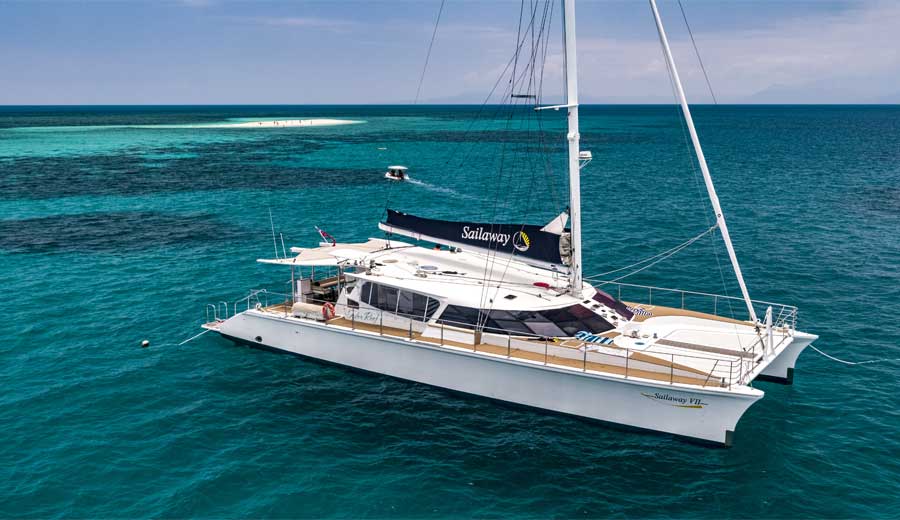 Luxury Sailing And Snorkelling Sailaway Port Douglas