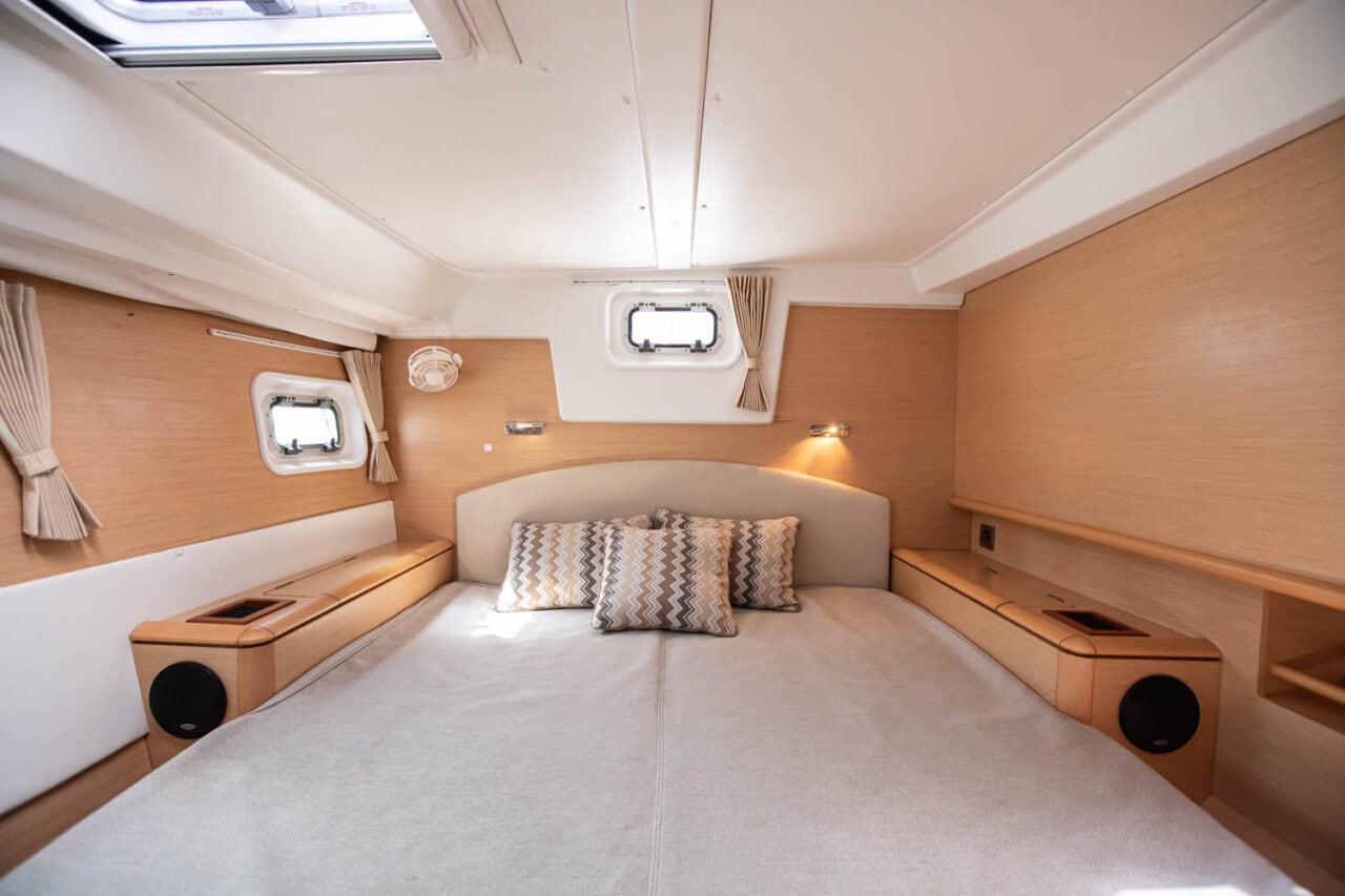 Sailaway V Interiors