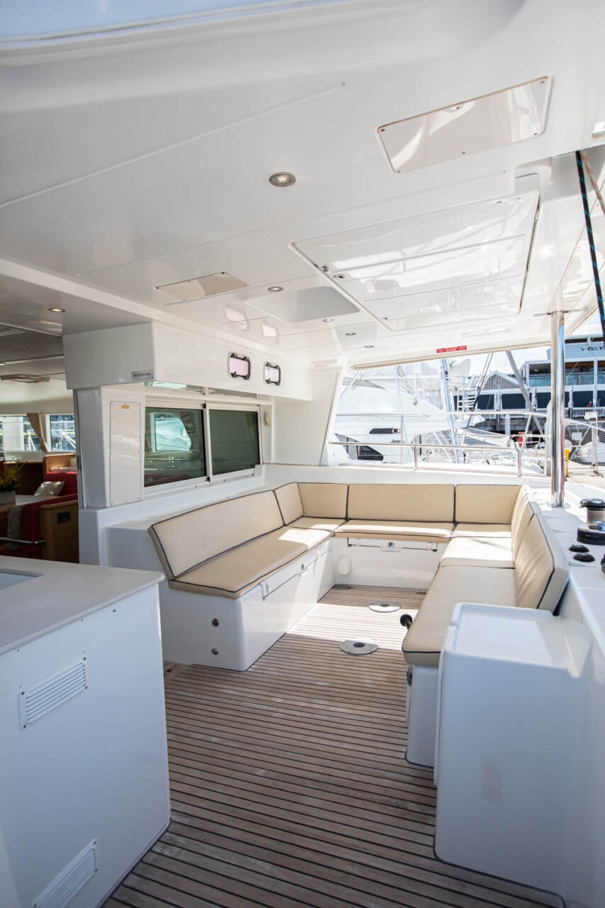 Sailaway V Onboard Lounge