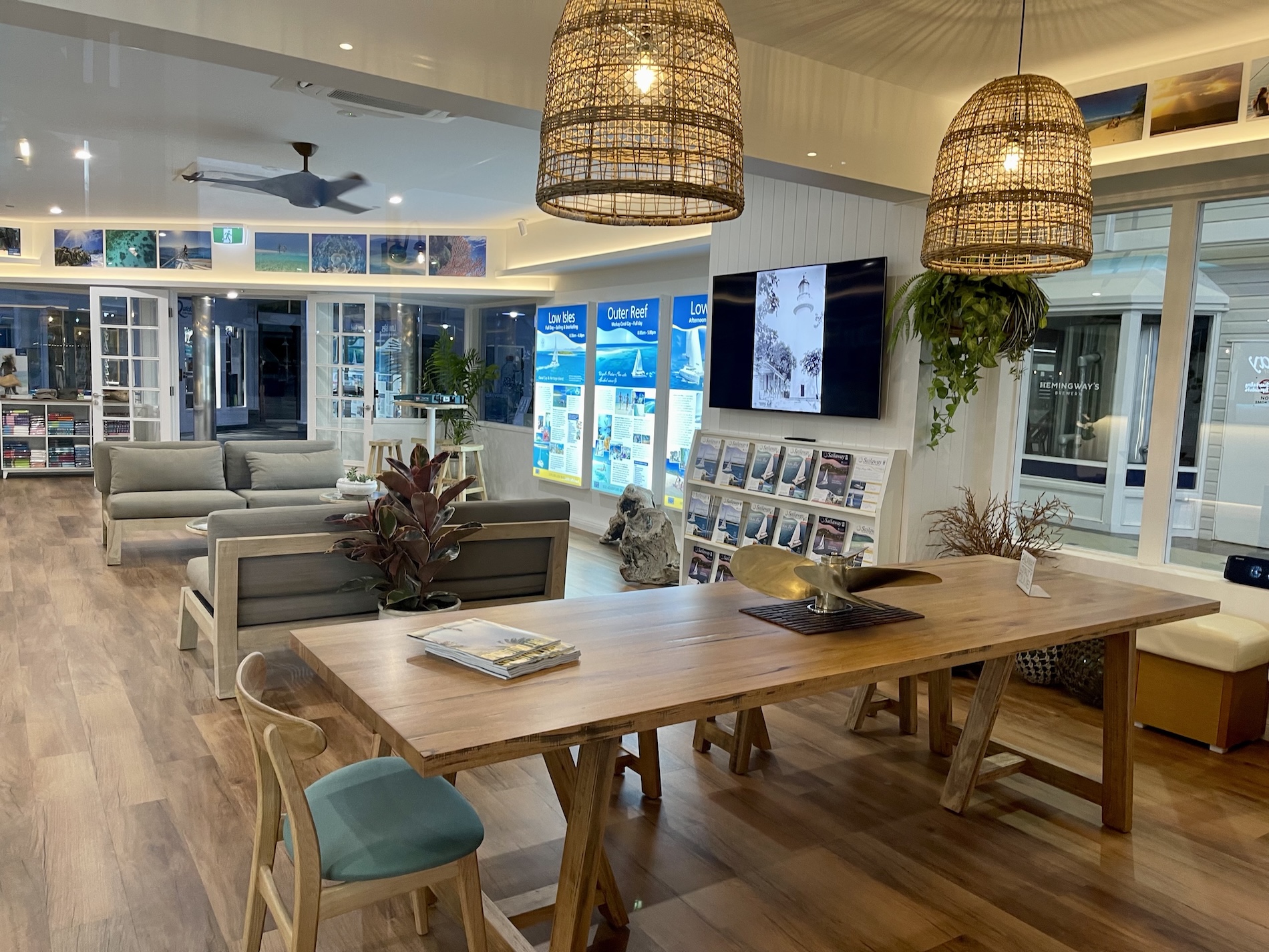 sailaway boathouse lounge